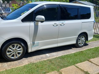 2013 Toyota Voxy for sale in St. James, Jamaica