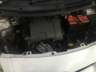 2010 Toyota Vitz for sale in Clarendon, Jamaica