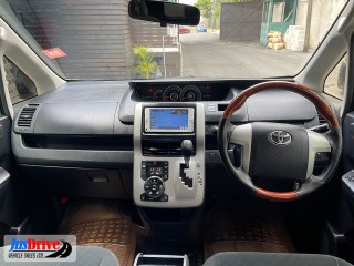 2013 Toyota NOAH