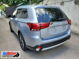 2016 Mitsubishi OUTLANDER for sale in Kingston / St. Andrew, Jamaica