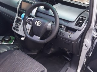 2010 Toyota Voxy for sale in St. James, Jamaica