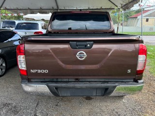 2016 Nissan NP300
$3,200,000