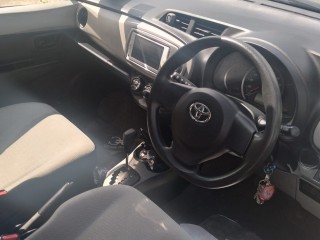 2013 Toyota Vitz