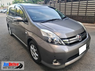 2013 Toyota ISIS for sale in Kingston / St. Andrew, Jamaica