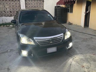 2012 Toyota CROWN