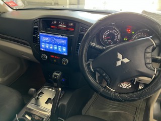 2012 Mitsubishi Pajero