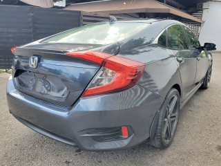 2016 Honda CIVIC
$1,990,000