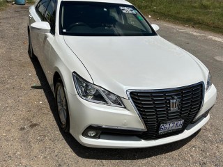 2013 Toyota Crown 
$2,900,000