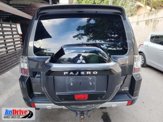 2018 Mitsubishi PAJERO