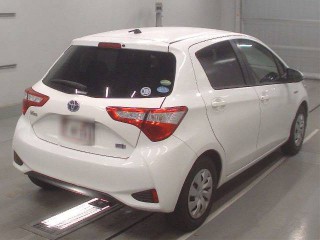 2017 Toyota Vitz Hybrid