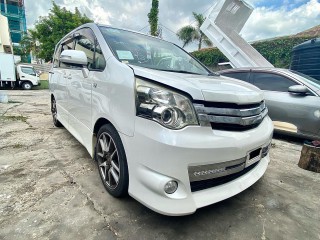 2013 Toyota Noah Gs edition