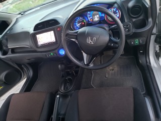 2013 Honda Fit shuttle hybrid for sale in Kingston / St. Andrew, Jamaica