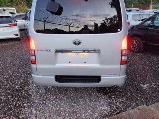 2013 Toyota Hiace