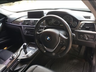 2013 BMW 320D Luxury