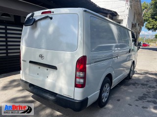 2016 Toyota HIACE