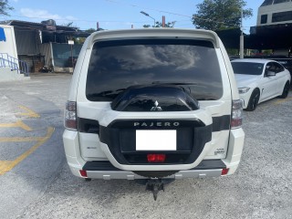 2016 Mitsubishi PAJERO