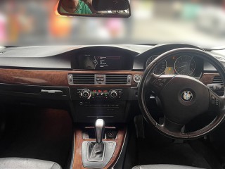 2010 BMW 325i
$1,190,000