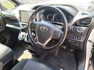 2017 Toyota Voxy