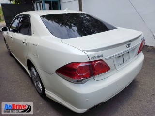 2013 Toyota Crown Athlete