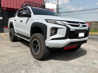 2022 Mitsubishi L200