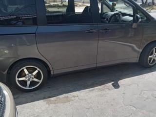 2012 Toyota Voxy for sale in St. Catherine, Jamaica