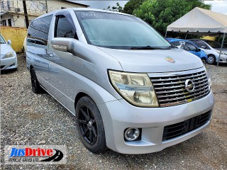 2010 Nissan elgrand for sale in Kingston / St. Andrew, Jamaica