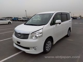 2014 Toyota Noah