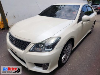 2013 Toyota Crown Athlete