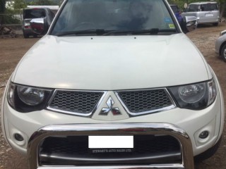 2014 Mitsubishi L200 SPORTERO for sale in Kingston / St. Andrew, Jamaica