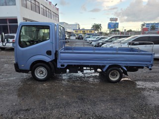 2011 Nissan Cabstar Truck