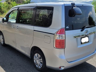 2010 Toyota Noah for sale in Kingston / St. Andrew, Jamaica