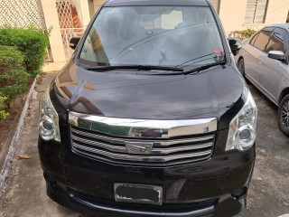 2013 Toyota Noah