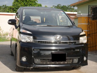 2012 Toyota Voxy