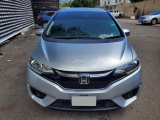 2016 Honda Fit Hybrid
$1,550,000