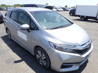 2017 Honda Fit Shuttle Hybrid