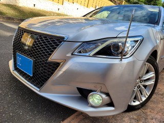 2013 Toyota Crown Athlete S