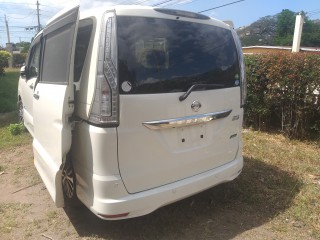 2015 Nissan Serena