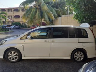 2010 Toyota Isis Platana for sale in Kingston / St. Andrew, Jamaica