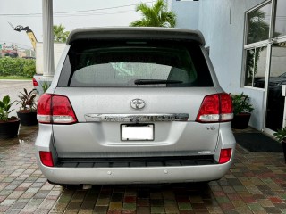 2008 Toyota Land Cruiser
$5,500,000