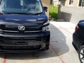 2013 Toyota Voxy for sale in St. James, Jamaica