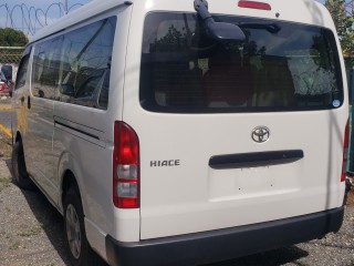 2015 Toyota Hiace commuter for sale in Kingston / St. Andrew, Jamaica