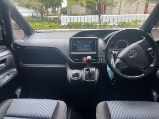 2017 Toyota Noah Si