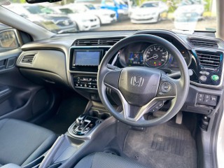 2017 Honda Grace
$2,350,000