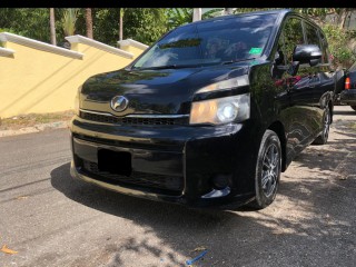 2012 Toyota Voxy for sale in Kingston / St. Andrew, Jamaica