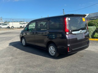 2014 Toyota Noah