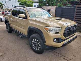 2017 Toyota TACOMA