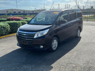 2014 Toyota Noah