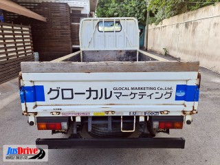 2011 Mitsubishi CANTER