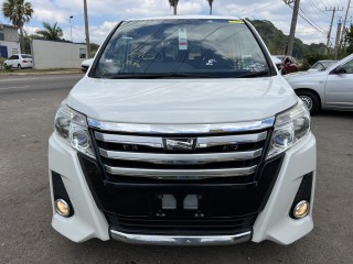 2014 Toyota Noah Si