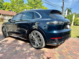 2021 Porsche Cayenne Turbo S eHybrid